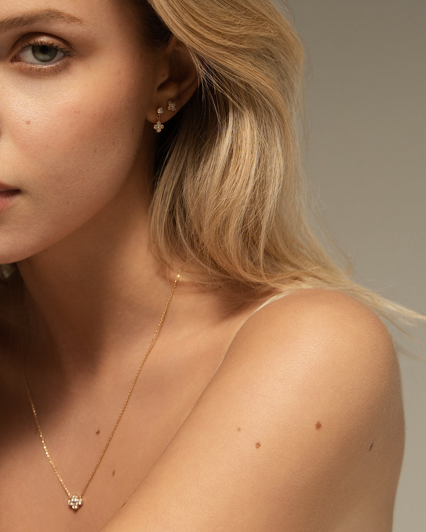 Dangling Clover Stud